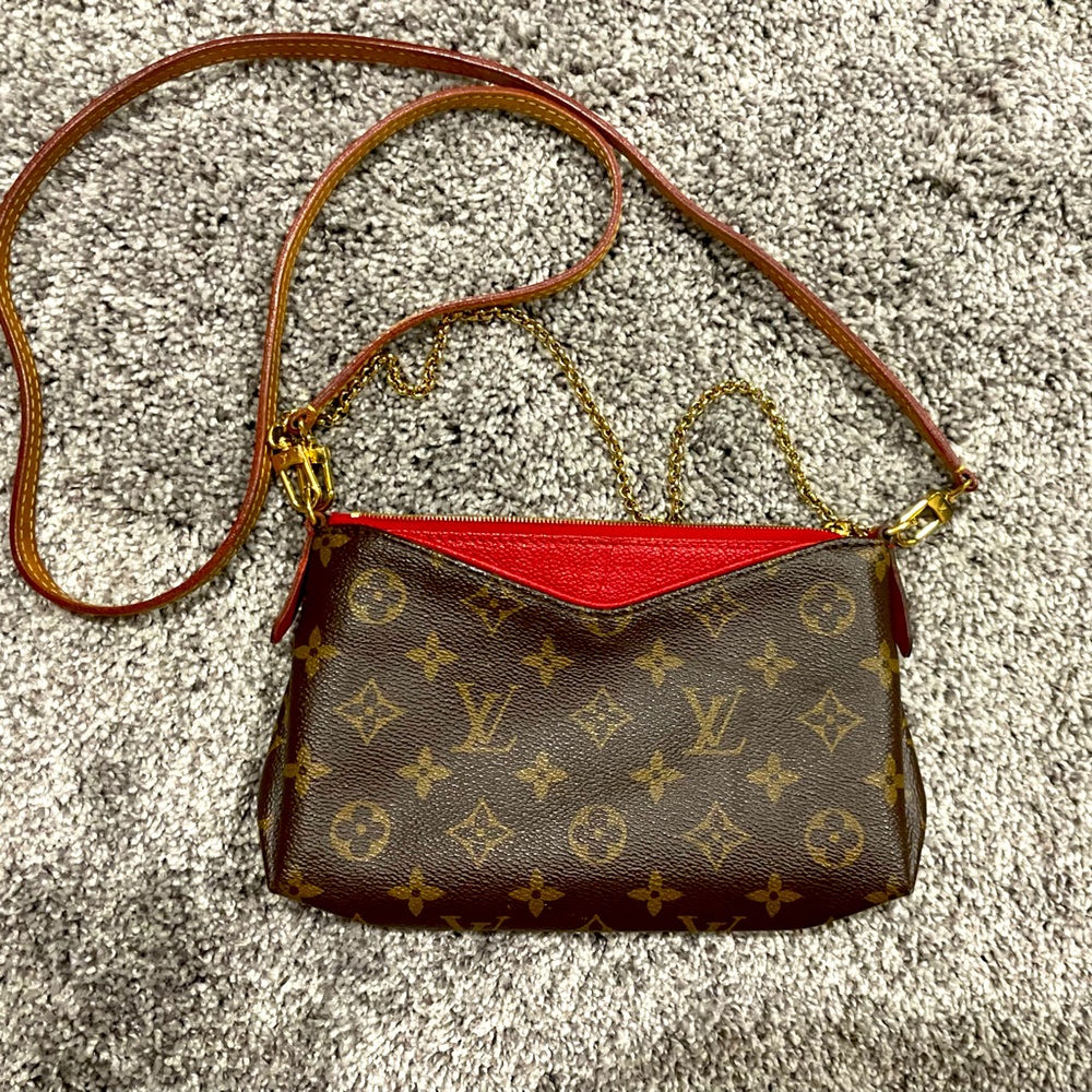 💎✨BEAUTIFUL✨💎 LOUIS VUITTON Monogram Pallas Clutch CROSSBODY